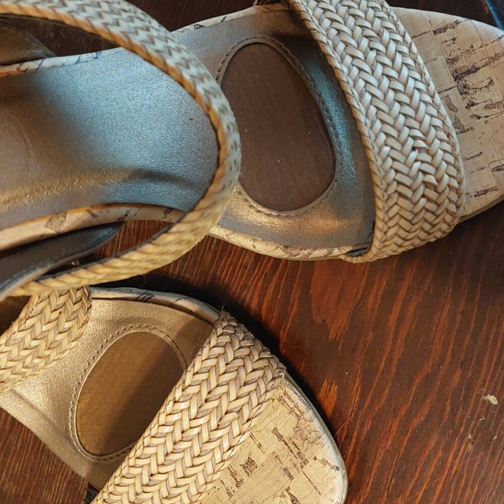 Ladies wedge sandals...